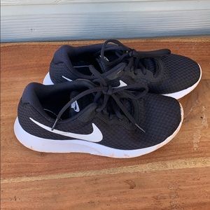 NIKE sneaker shoes